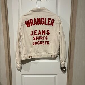 Wrangler Off-White Jacket with Red Accents